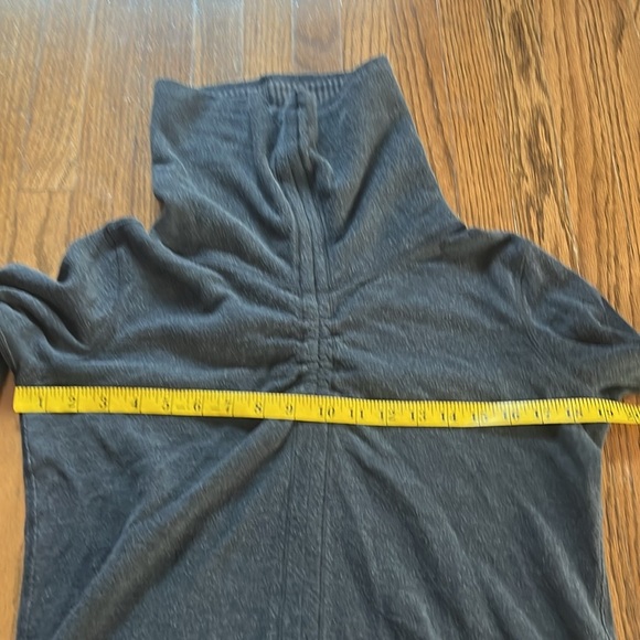 Lululemon In A Cinch Reversible Grey Cowl Neck Sweater Pullover - Picture 11 of 11